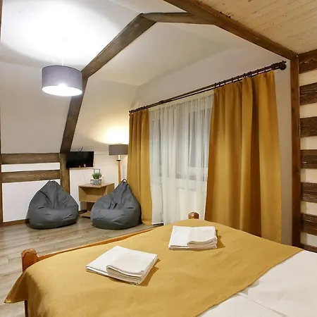 Guest house анасоль з чаном - джакузі басейн з підігрівом Slavske