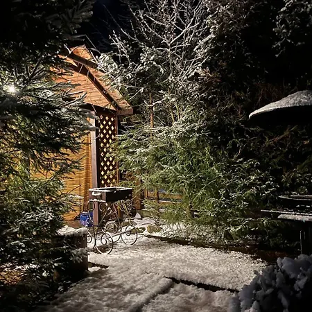 анасоль з чаном - джакузі басейн з підігрівом Guest house Slavske