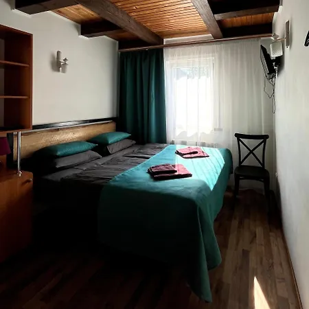 بيت ضيافة анасоль з чаном - джакузі басейн з підігрівом سلافسكي