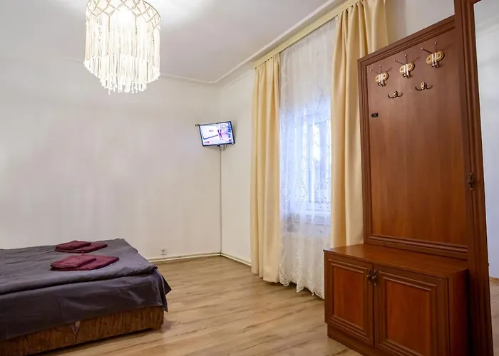 анасоль з чаном - джакузі басейн з підігрівом Konukevi Slavske