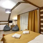 Guest house анасоль з чаном - джакузі басейн з підігрівом Slavske